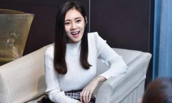 韩国明星羡慕秋瓷炫,东方女神的优雅风采